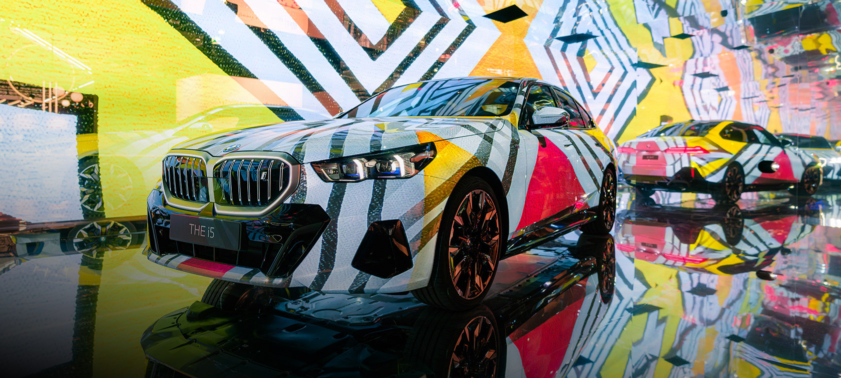 “The Electric AI Canvas”: Yeni BMW i5’ten İlham Alan Enstalasyon | BMW Joy Blog